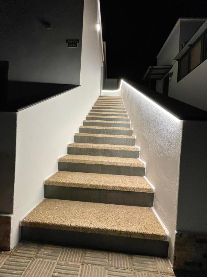 Izaro Apartamento Atico De Lujo Cerca De Playa Dorada Playa Blanca  Luaran gambar