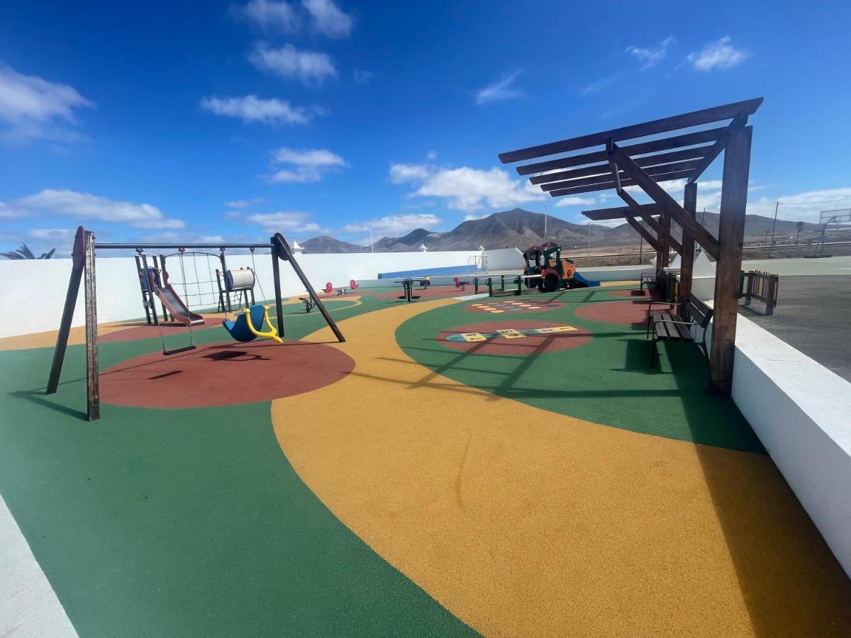 Izaro Apartamento Atico De Lujo Cerca De Playa Dorada Playa Blanca  Luaran gambar