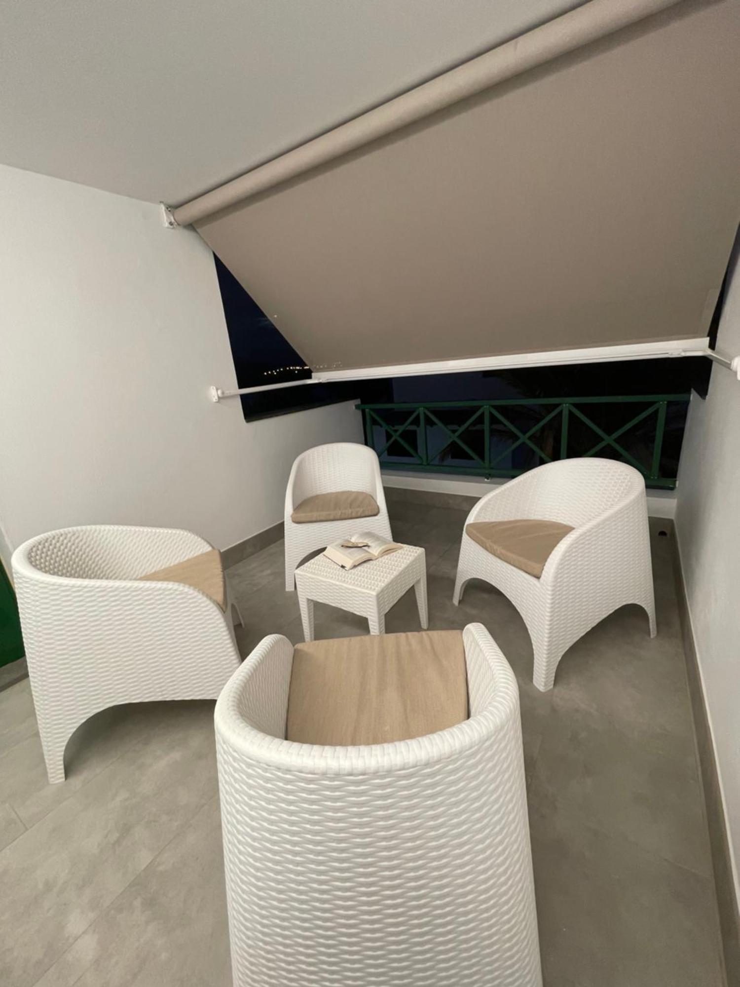 Izaro Apartamento Atico De Lujo Cerca De Playa Dorada Playa Blanca  Luaran gambar